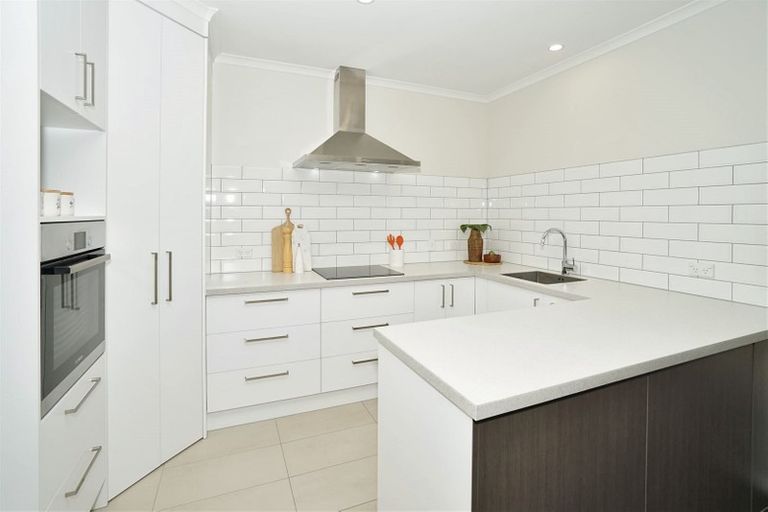 Photo of property in 2 Pryce Place, Silverdale, Hamilton, 3216