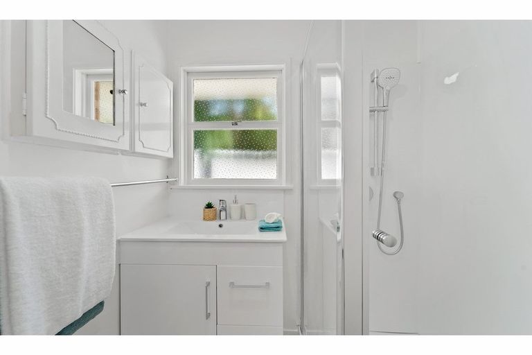 Photo of property in 2/53 Richards Avenue, Forrest Hill, Auckland, 0620