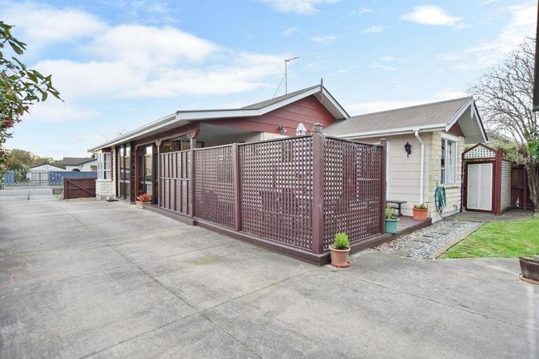Photo of property in 50 Solomon Avenue, Redwood, Christchurch, 8051
