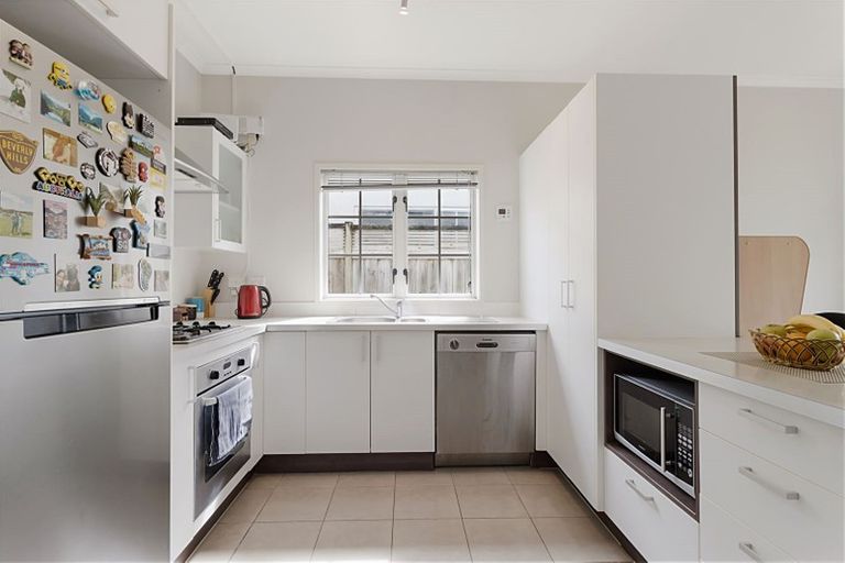 Photo of property in 38 Mulvaney Crescent, Henderson, Auckland, 0612