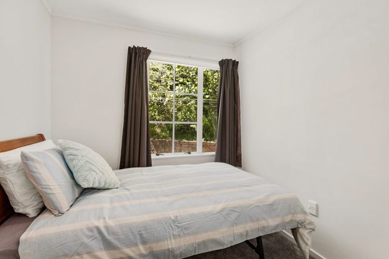 Photo of property in 6 Erskine Close, Island Bay, Wellington, 6023