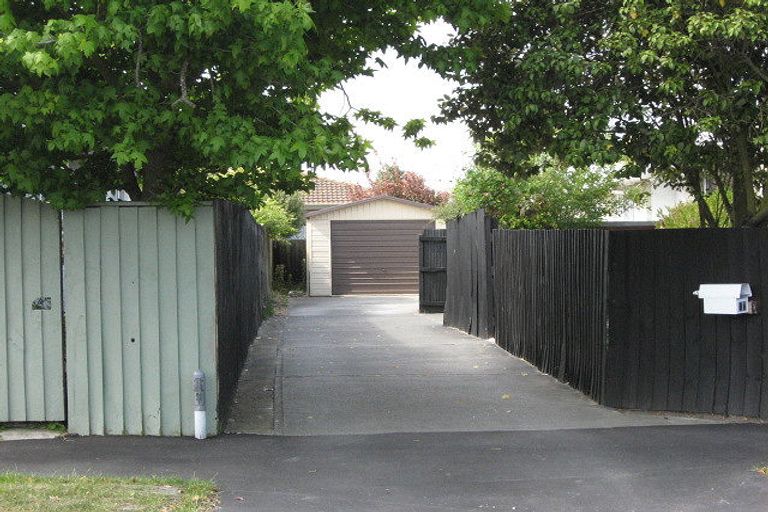 Photo of property in 8a Tamarisk Place, Parklands, Christchurch, 8083