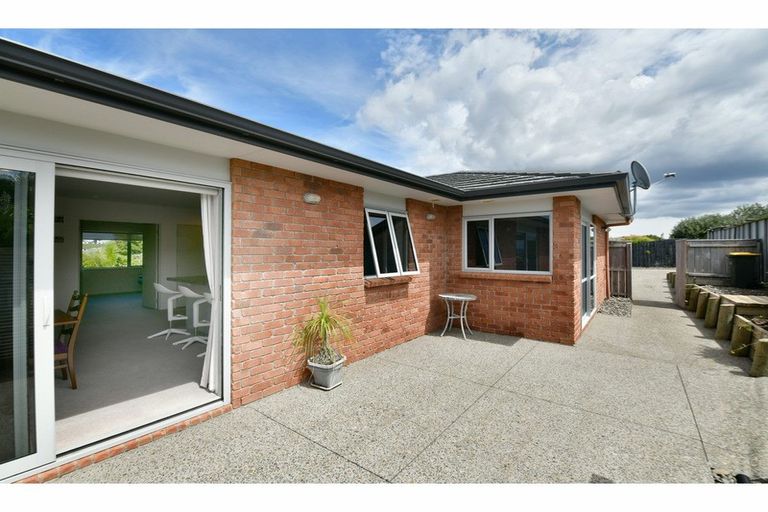 Photo of property in 8 Bayview Park Lane, Orewa, 0931