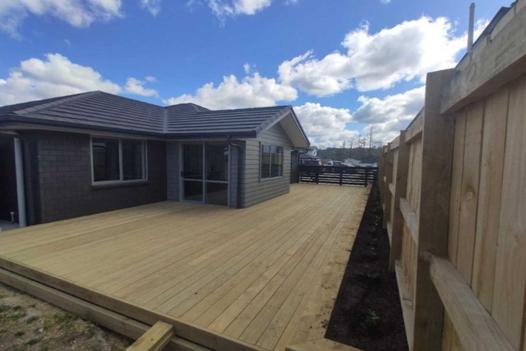 Photo of property in 7 Verdot Close, Kumeu, 0810