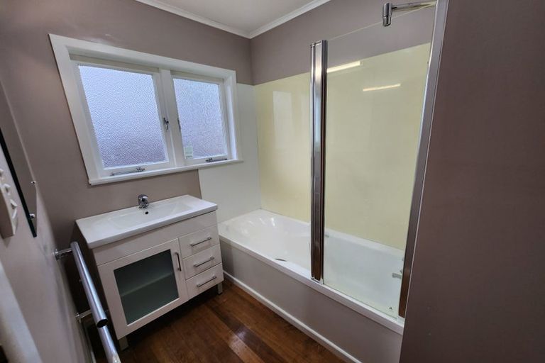 Photo of property in 1/33 Halver Road, Hillpark, Auckland, 2102