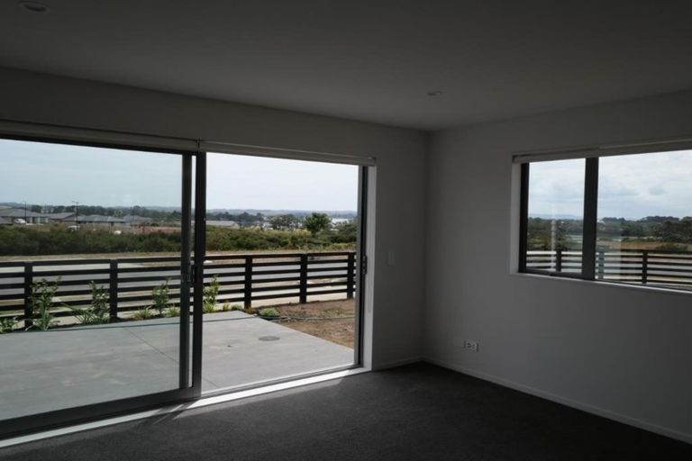 Photo of property in 11 Wheriko Avenue, Glenbrook, Waiuku, 2681