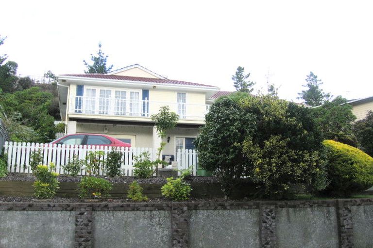 Photo of property in 4 Chichester Drive, Pinehaven, Upper Hutt, 5019