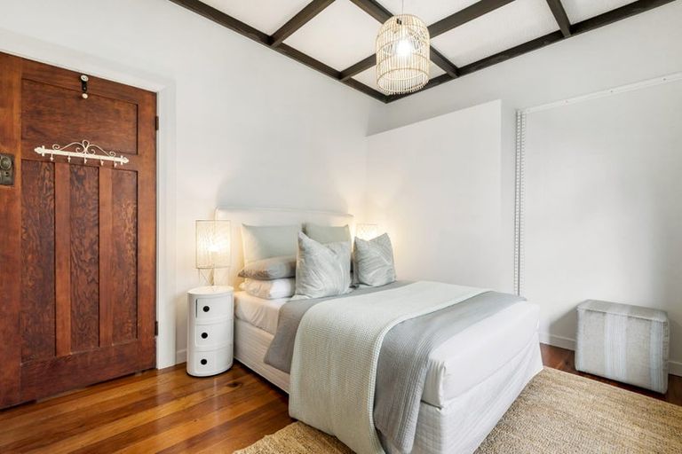 Photo of property in 72 Eversleigh Road, Belmont, Auckland, 0622