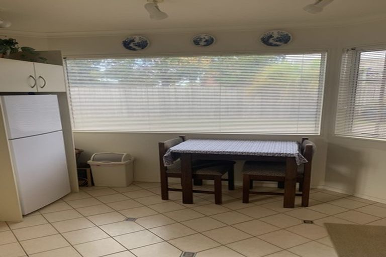 Photo of property in 340a Lake Road, Hauraki, Auckland, 0622