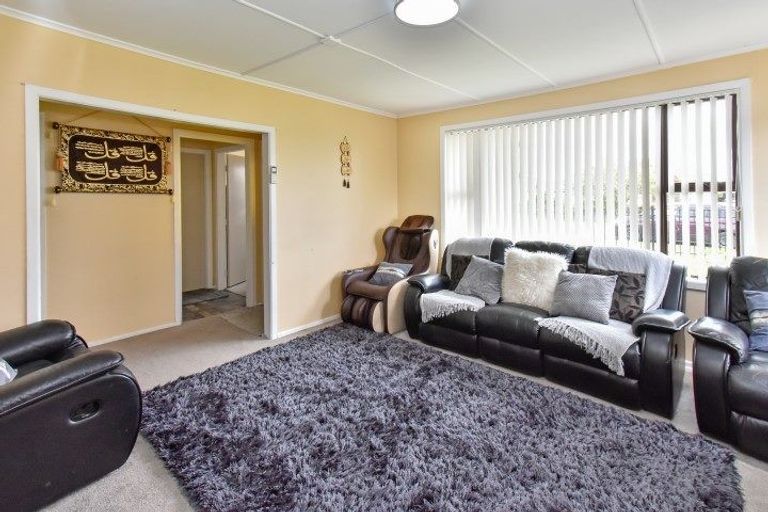 Photo of property in 11 Oxford Road, Manurewa, Auckland, 2102