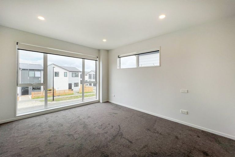 Photo of property in 16 Te Kaapia Road, Papakura, 2110
