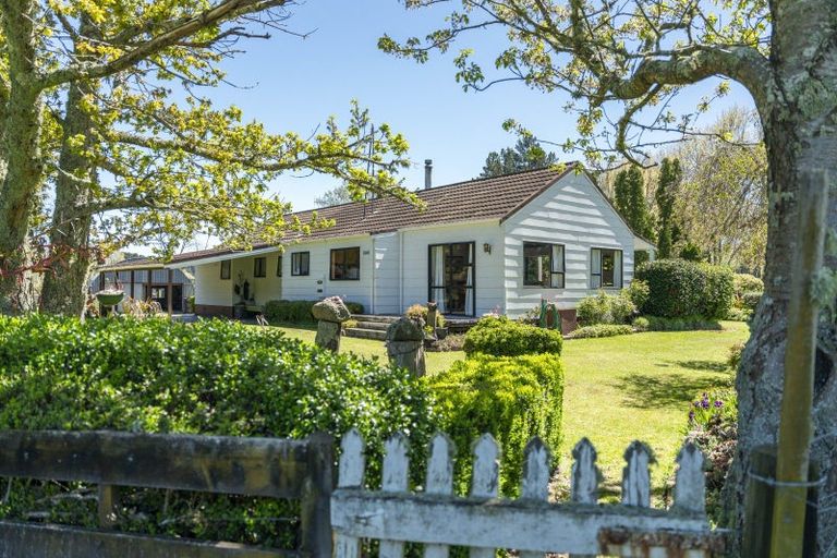 Photo of property in 906 Tukairangi Road, Acacia Bay, Taupo, 3385
