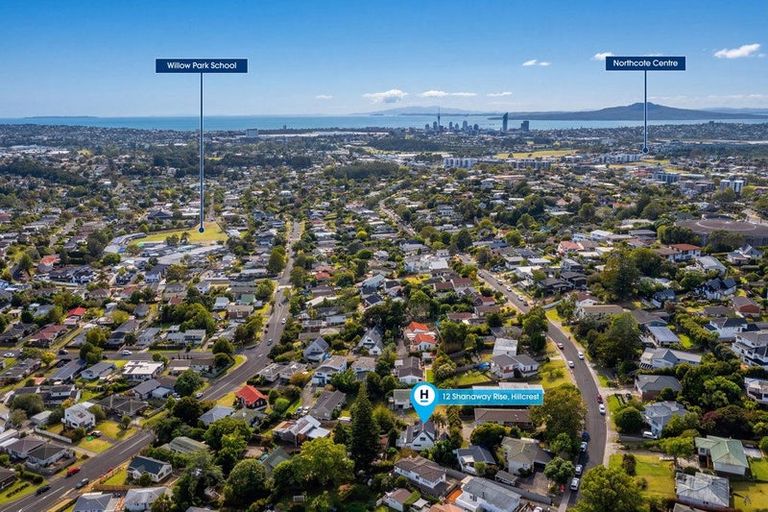 Photo of property in 1/12 Shanaway Rise, Hillcrest, Auckland, 0627