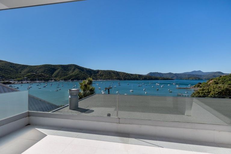 Photo of property in 358 Waikawa Road, Waikawa, Picton, 7220