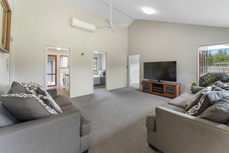 Photo of property in 94a Springvale Road, Clyde, Alexandra, 9391
