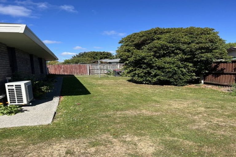 Photo of property in 5b Rolfe Place, Bishopdale, Christchurch, 8053