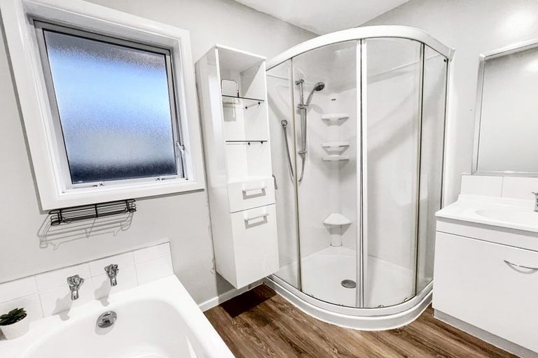 Photo of property in 32 Dunstan Crescent, Hornby, Christchurch, 8042