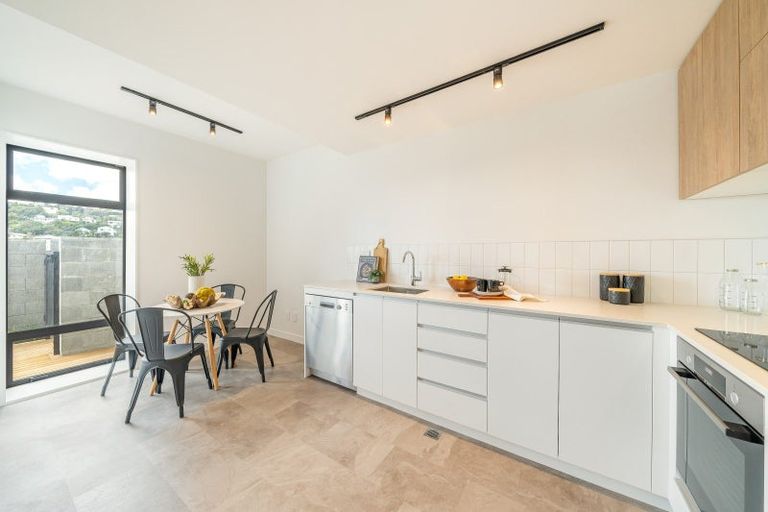 Photo of property in 2/69 Tiketike Way, Brooklyn, Wellington, 6021