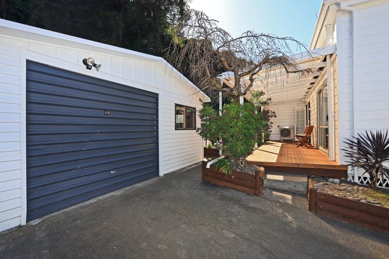Photo of property in 10 Coote Road, Bluff Hill, Napier, 4110
