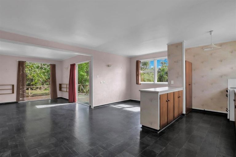 Photo of property in 15 Bays Road, Orere Point, 2585