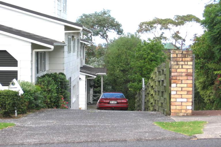 Photo of property in 2/25 Deep Creek Road, Waiake, Auckland, 0630