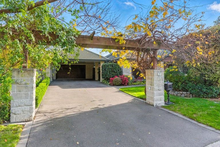 Photo of property in 7 Maple Lane, Waikanae, 5036