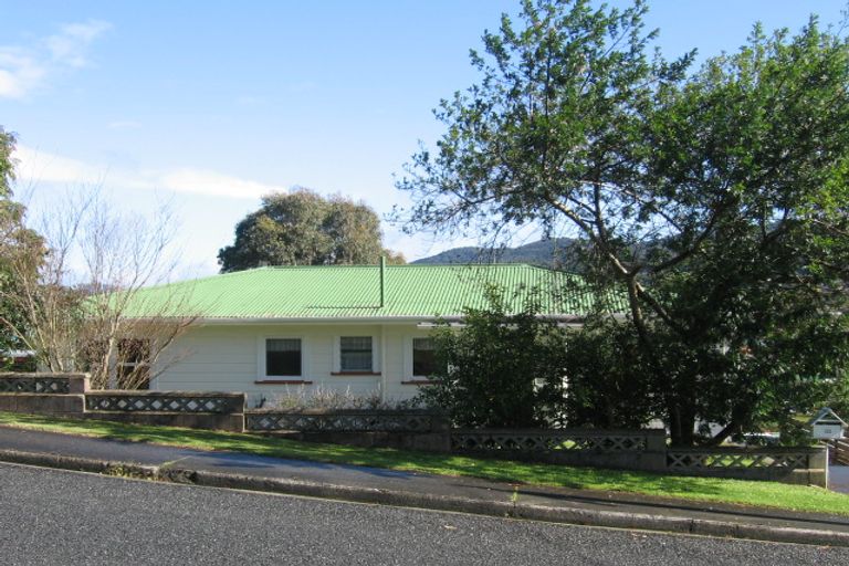 Photo of property in 75 Hilltop Avenue, Morningside, Whangarei, 0110