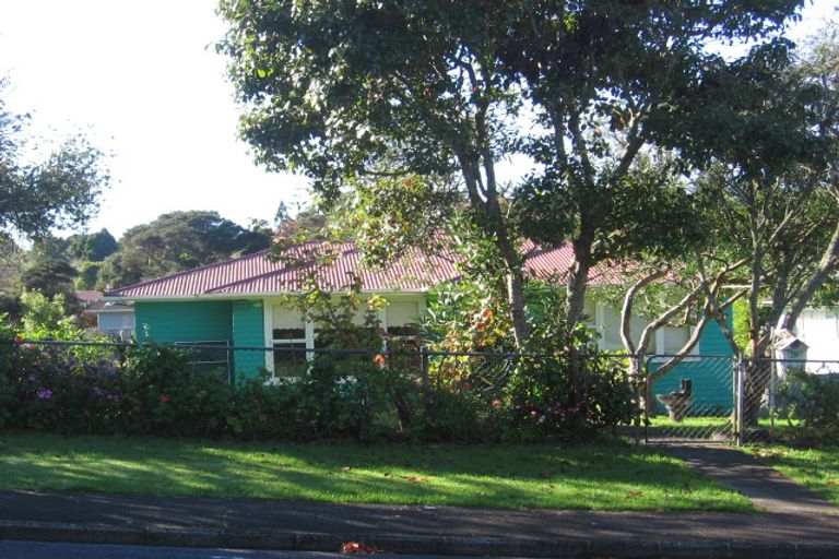 Photo of property in 16 Paewai Road, Glen Eden, Auckland, 0602
