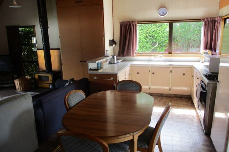 Photo of property in 15 Ivy Terrace, Moana, 7872