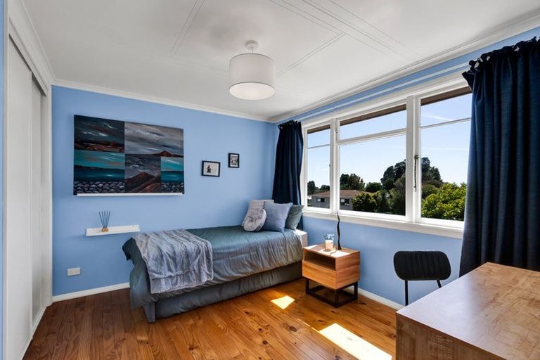 Photo of property in 1 Fairfax Terrace, Frankleigh Park, New Plymouth, 4310