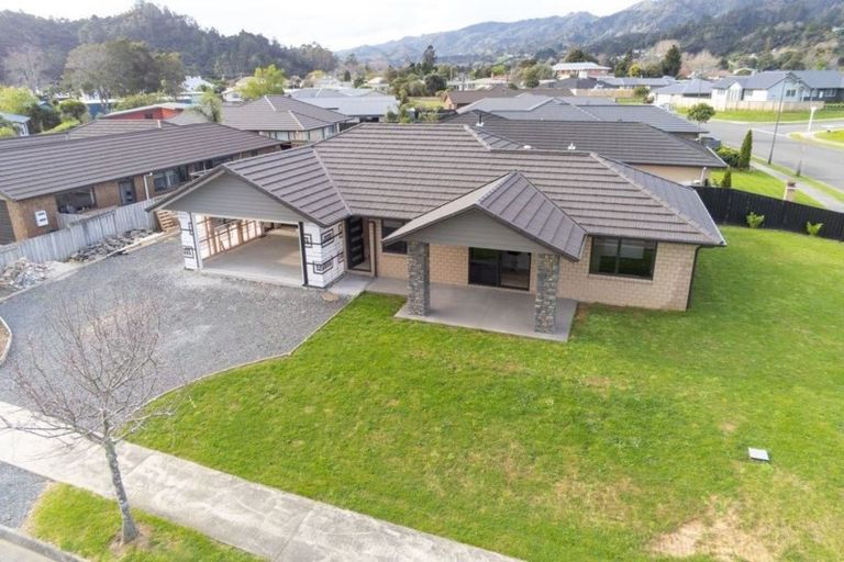 Photo of property in 24 Mary-ellen Place, Coromandel, 3506