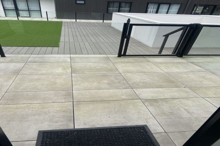 Photo of property in 1/11 Carlos Drive, Flat Bush, Auckland, 2016