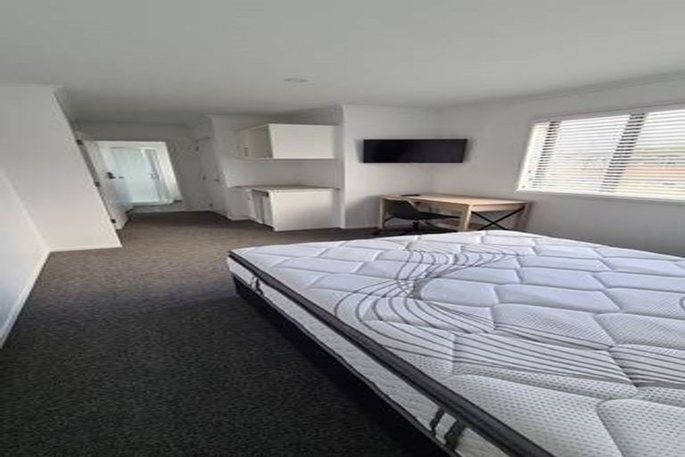 Photo of property in 2/3 Snead Place, Hamilton East, Hamilton, 3216