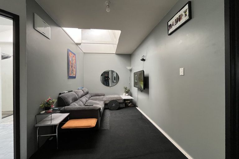 Photo of property in 32a Te Atatu Road, Te Atatu South, Auckland, 0610