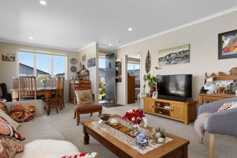 Photo of property in Waterview Estate, 53/4 Greystone Place, Omokoroa, 3114