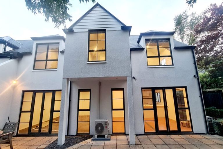 Photo of property in 10b Swanleigh Place, Ilam, Christchurch, 8041