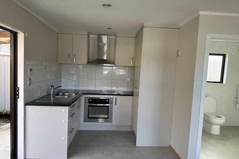 Photo of property in 2 Cranberry Place, Bucklands Beach, Auckland, 2012