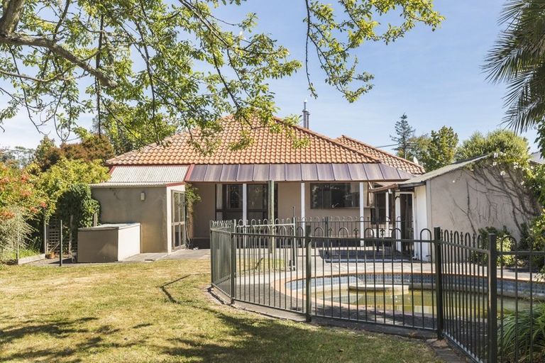 Photo of property in 30 Hamilton Avenue, Ilam, Christchurch, 8041