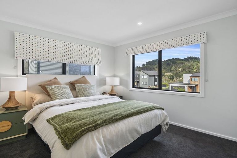 Photo of property in 2 Oakum Road, Whitby, Porirua, 5024