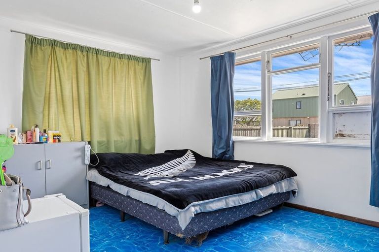 Photo of property in 28 Primrose Street, Northcote, Christchurch, 8052