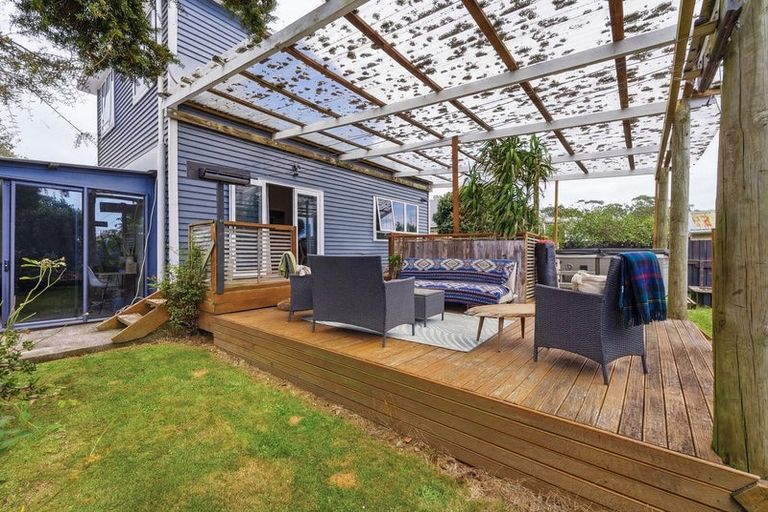 Photo of property in 16 Maranui Street, Welbourn, New Plymouth, 4310