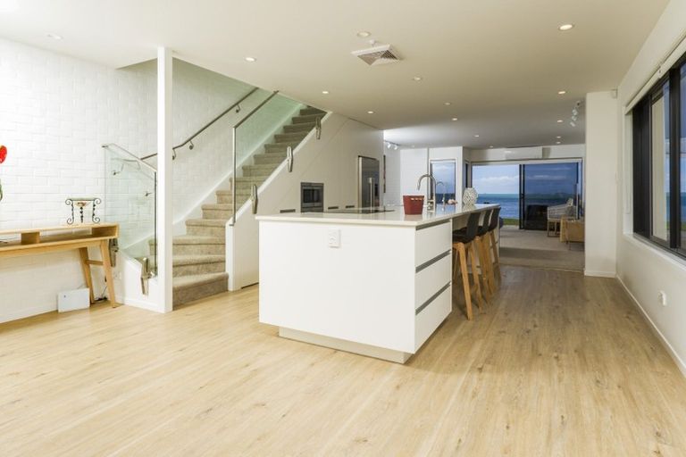 Photo of property in 1/15 Craig Road, Milford, Auckland, 0620