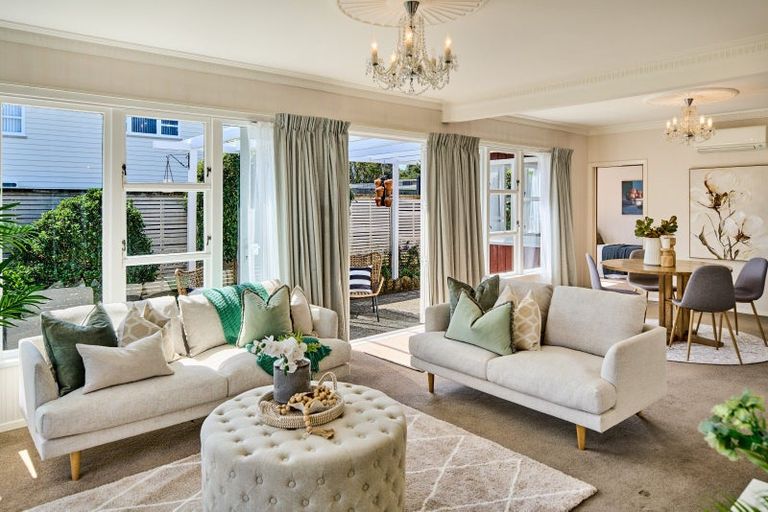 Photo of property in 66 Wai-iti Crescent, Woburn, Lower Hutt, 5010