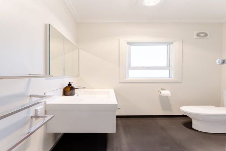 Photo of property in 384 Devon Street West, Lynmouth, New Plymouth, 4310