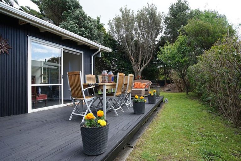 Photo of property in 32 Te Moana Road, Waikanae Beach, Waikanae, 5036