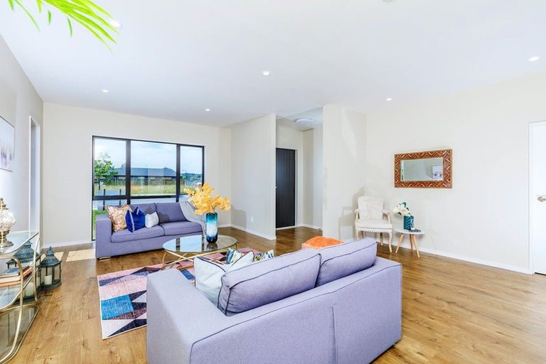 Photo of property in 4 Konoba Avenue, Kumeu, 0810