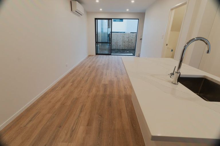 Photo of property in 39 Clay Works Lane, New Lynn, 0600