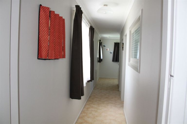 Photo of property in 33 Main Road, Tuatapere, 9620