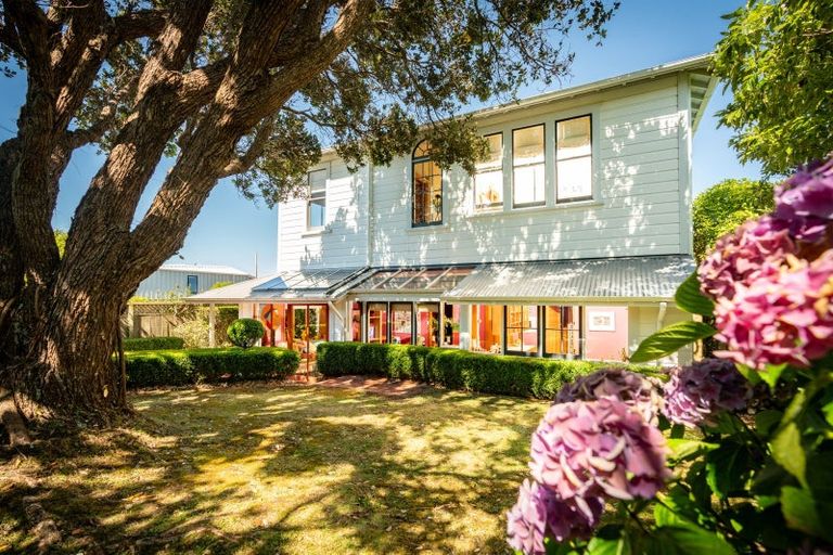 Photo of property in 42 Central Terrace, Kelburn, Wellington, 6012