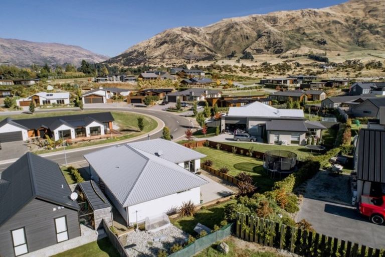 Photo of property in 14 Niger Street, Wanaka, 9305